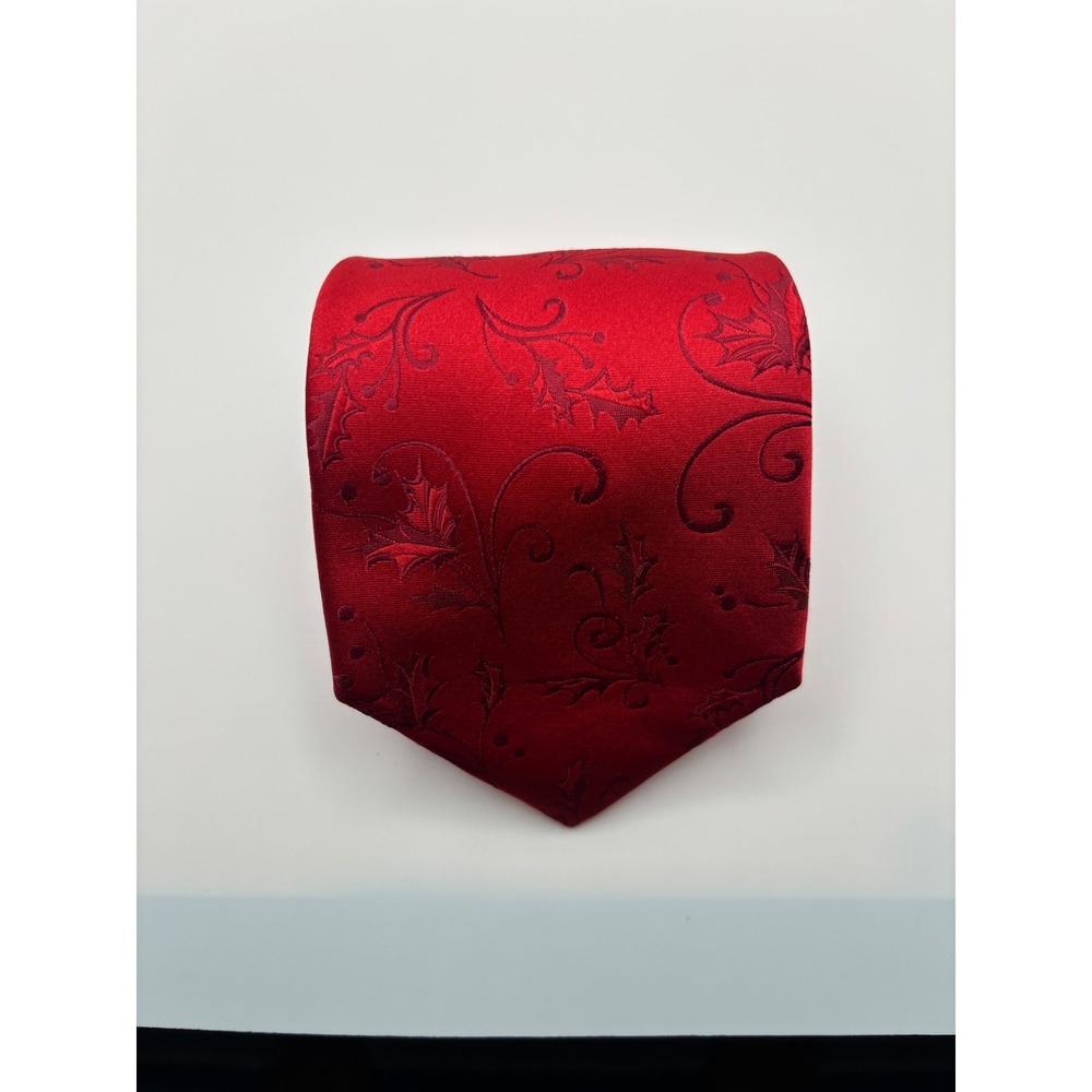 Holiday Traditions Hallmark Silk Tie Red Holly Leaf Christmas Necktie MMG
